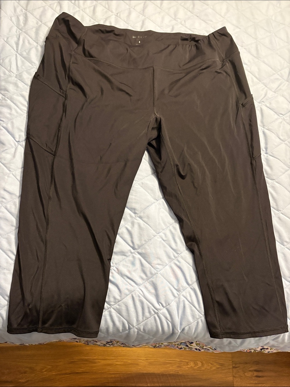 torrid Capri Active Leggings with Side Pockets— black